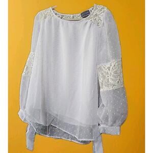 Guillaume New White Lace Top Blouse Sheer Small A128 Lightweight Excellent